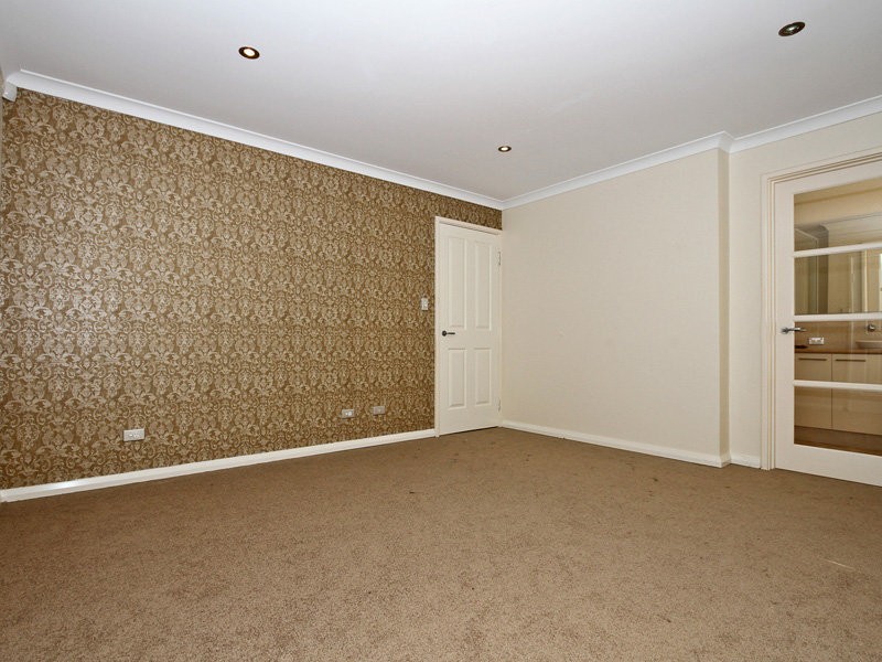 7 Sutton Way, Darch WA 6065