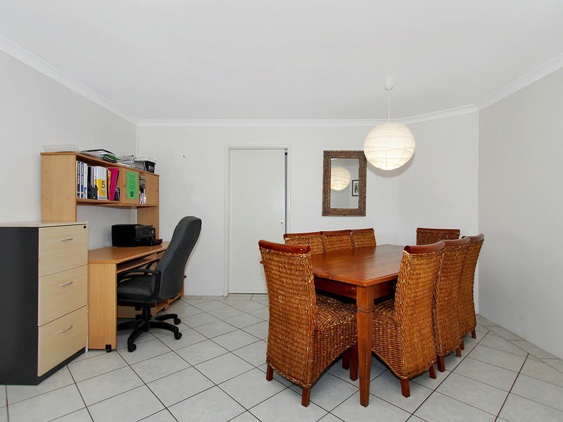 8 Weebo Place, Ballajura WA 6066