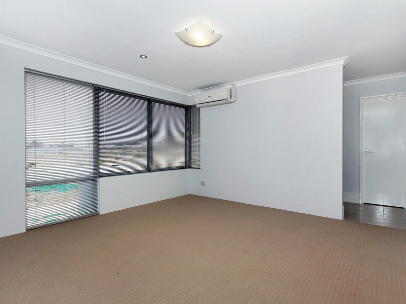 25 Karralea Way, Pearsall WA 6065