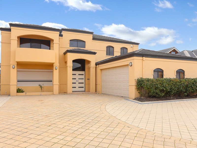 22 Hotham Crescent, Alexander Heights WA 6064
