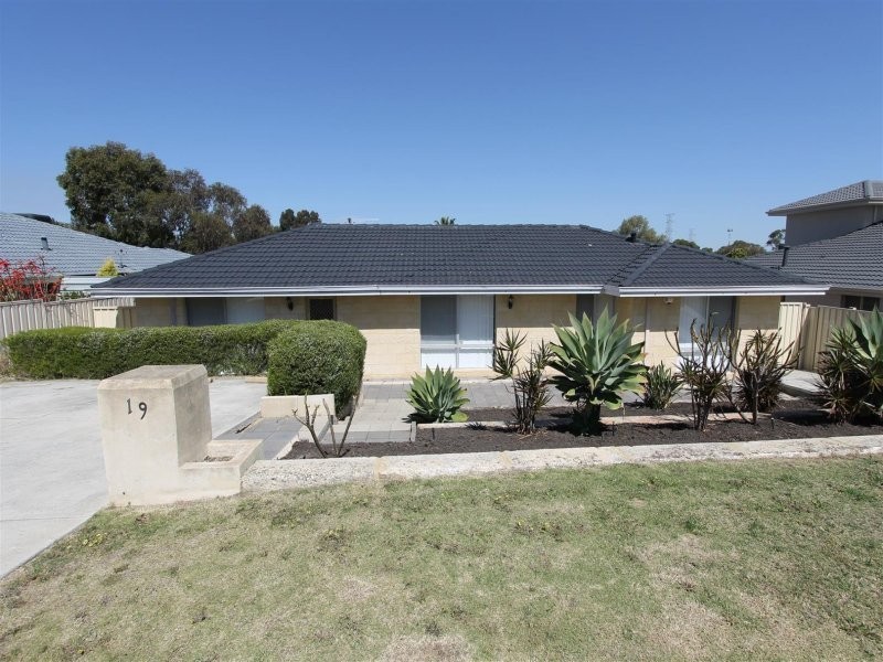 19 Seaspray Crest, Ballajura WA 6066
