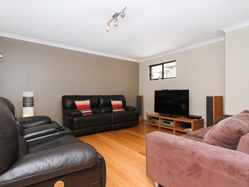 108 Kingfisher Avenue, Ballajura WA 6066