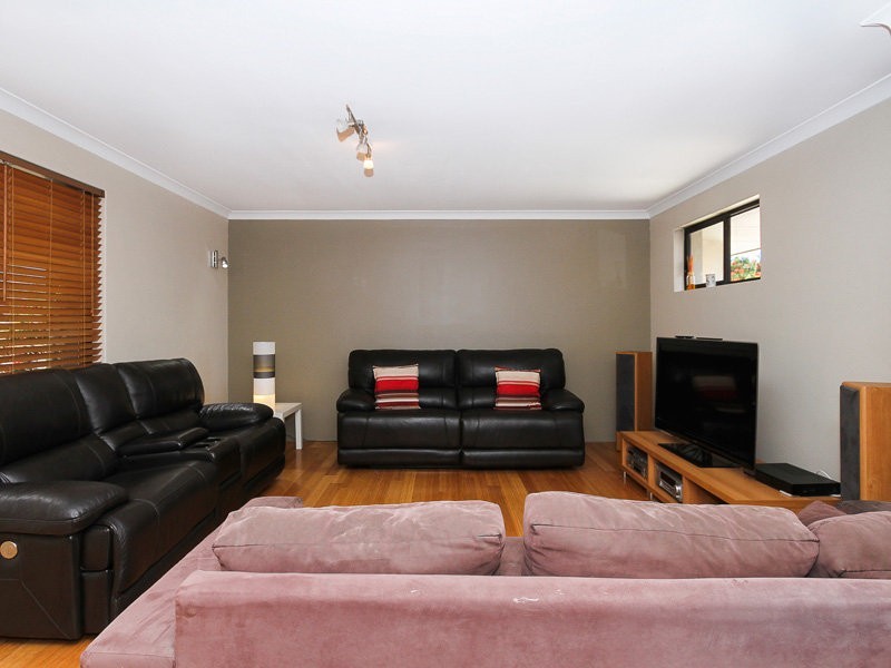 108 Kingfisher Avenue, Ballajura WA 6066