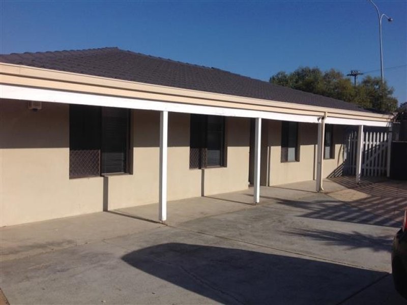 2 The Avenue, Alexander Heights WA 6064