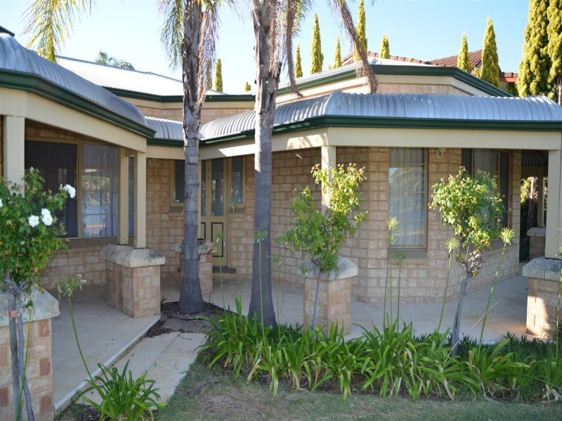 16 Peninsula Trail, Ballajura WA 6066