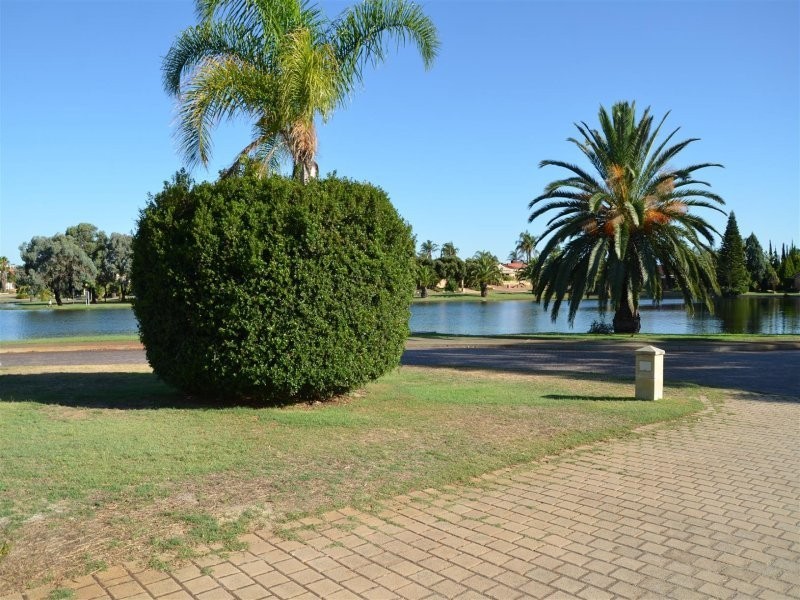 16 Peninsula Trail, Ballajura WA 6066