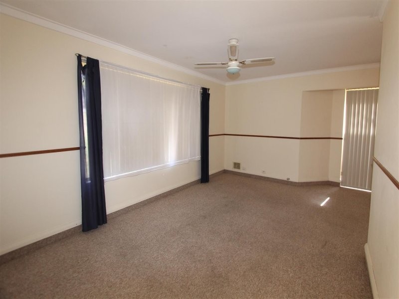 25 Seaspray Crest, Ballajura WA 6066