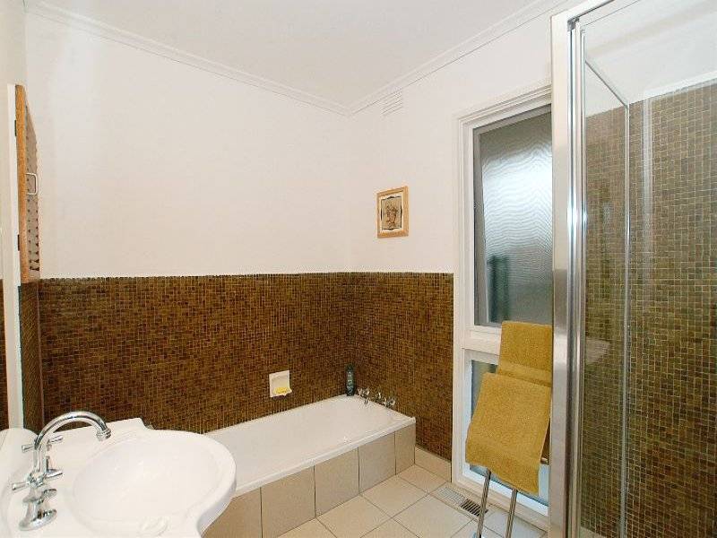 12 Emery Drive, Dingley Village VIC 3172