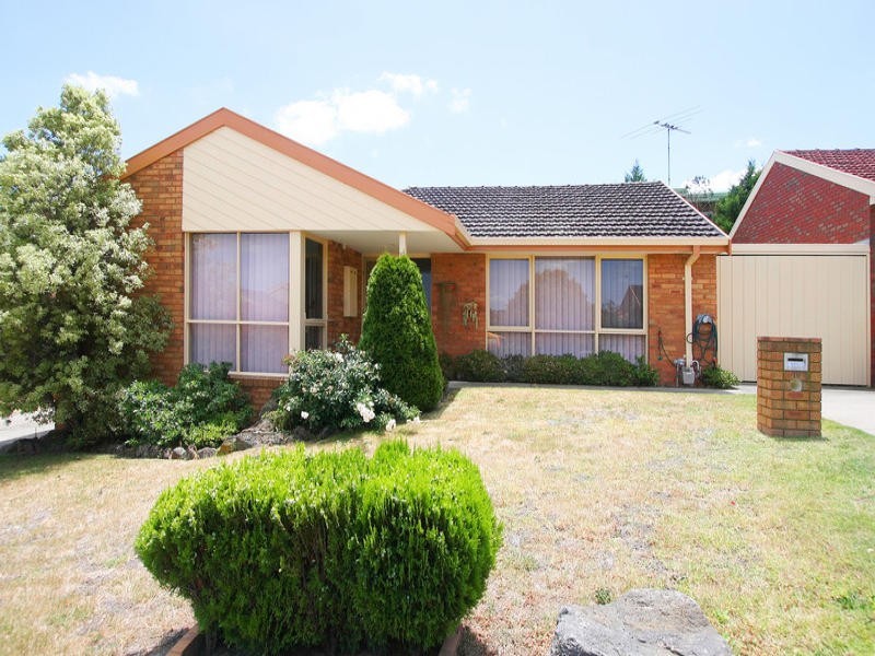 10 Lauren Close, Dingley Village VIC 3172