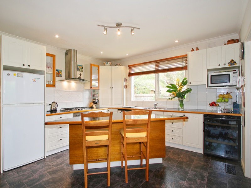 26 Shelford Grove, Dingley Village VIC 3172