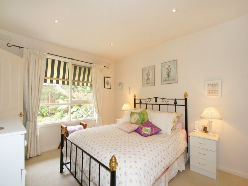 26 Shelford Grove, Dingley Village VIC 3172