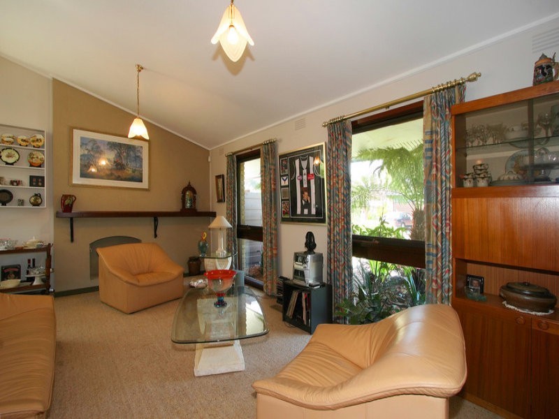 9 St. Cuthberts Avenue, Dingley Village VIC 3172