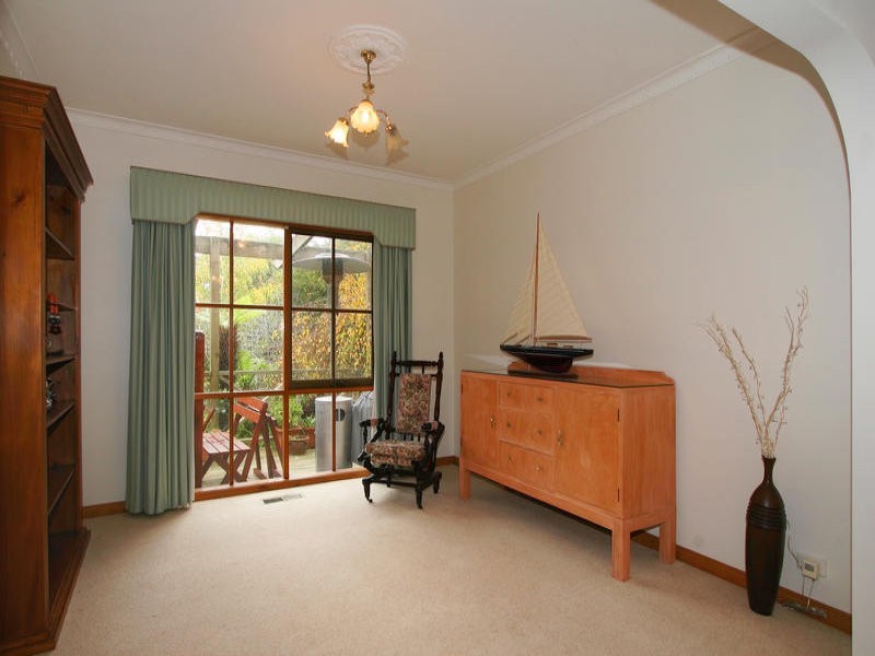 17 Newbridge Close, Dingley Village VIC 3172