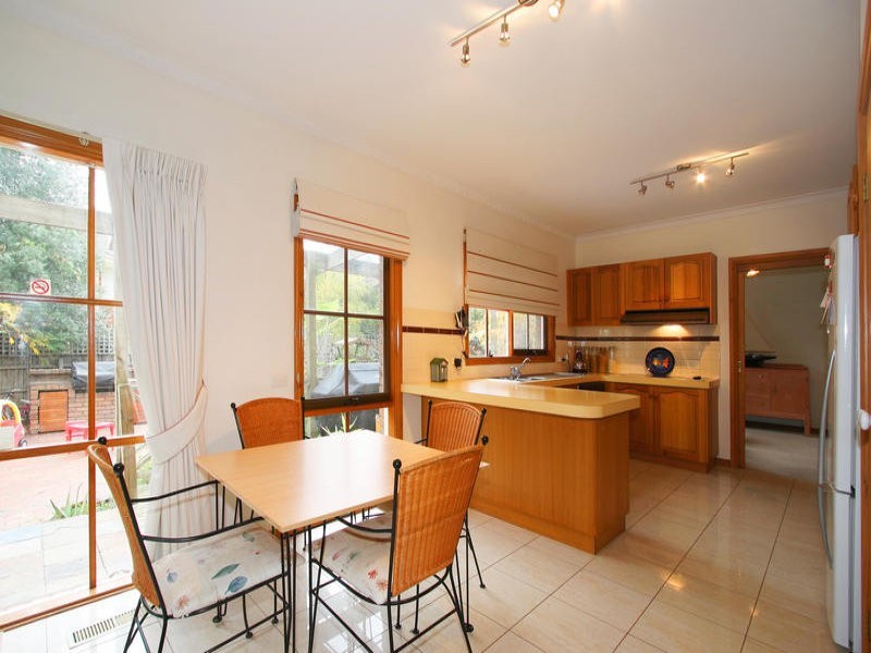 17 Newbridge Close, Dingley Village VIC 3172