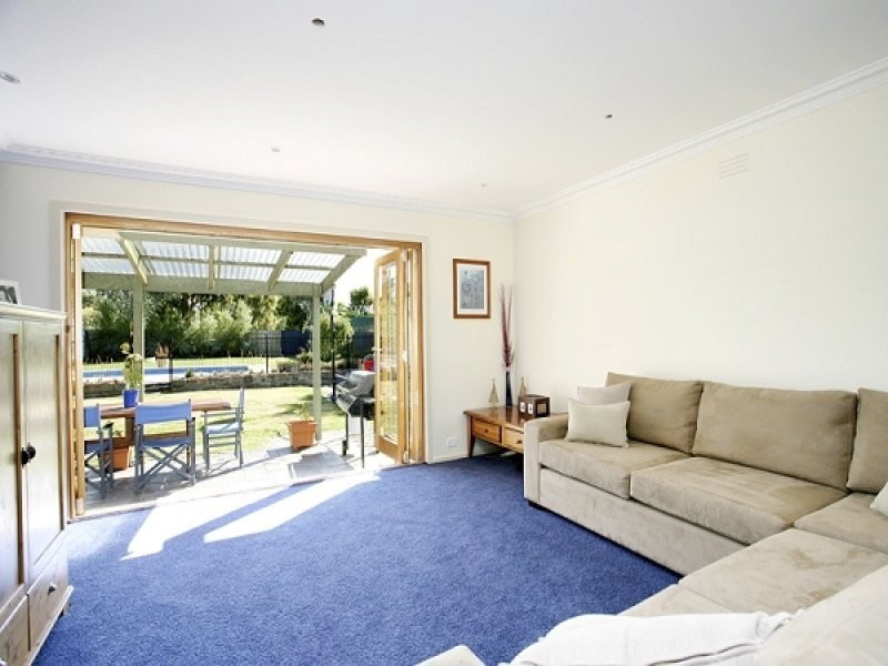 15 St Marks Close, Dingley Village VIC 3172