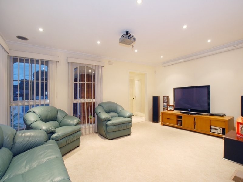 12 Glenelg Court, Dingley Village VIC 3172