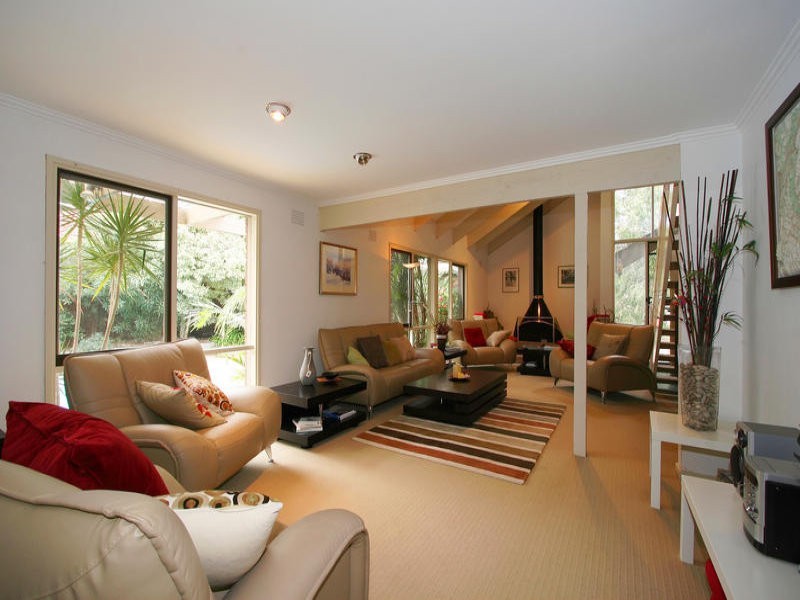 25 Greenwoods Close, Dingley Village VIC 3172