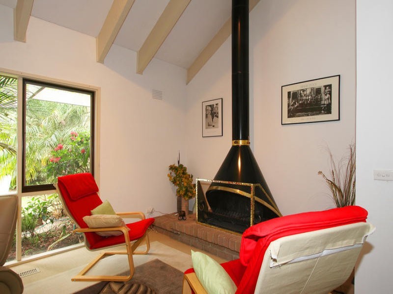 25 Greenwoods Close, Dingley Village VIC 3172