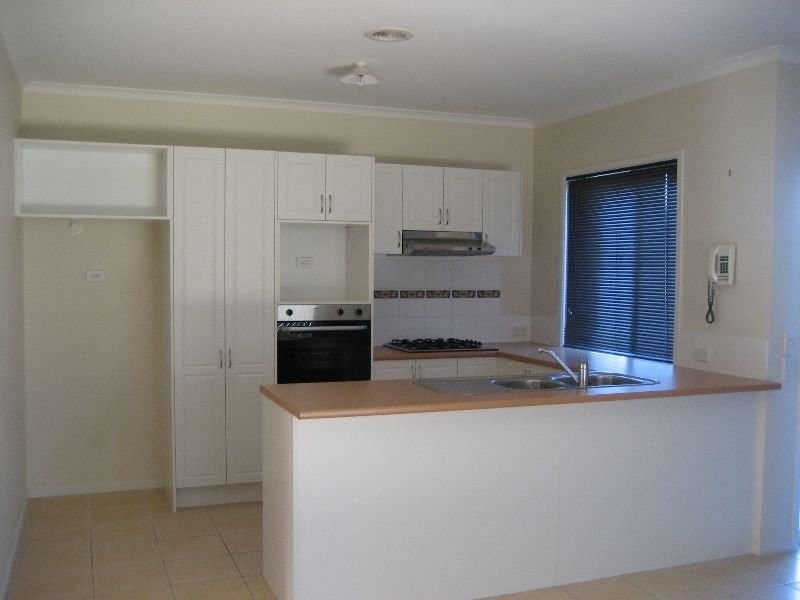 4 Kingsland Close, Dingley Village VIC 3172