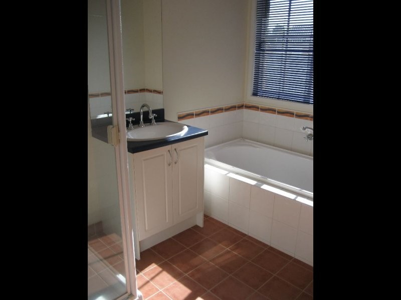 4 Kingsland Close, Dingley Village VIC 3172