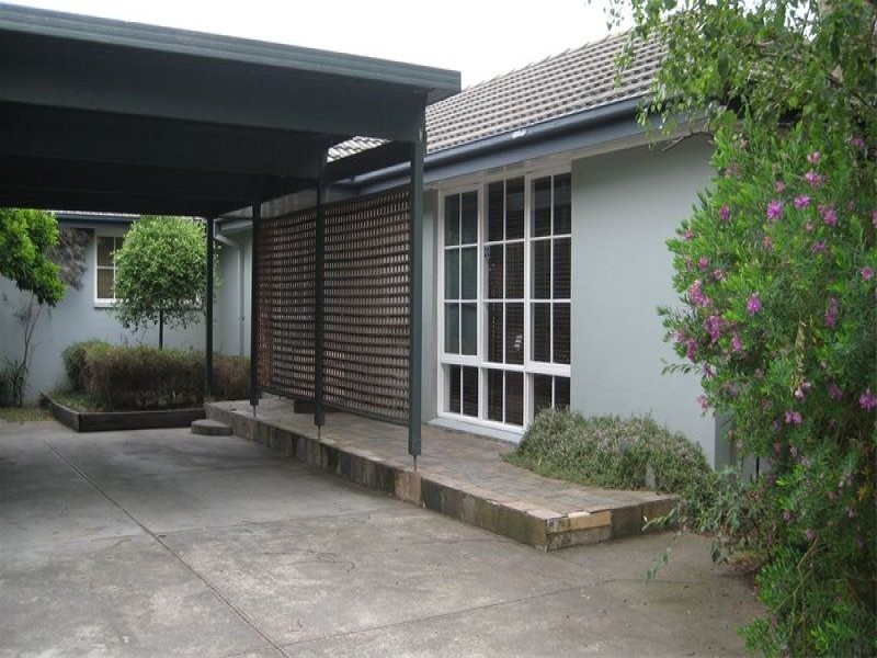 4 Forest Park Road, Dingley Village VIC 3172