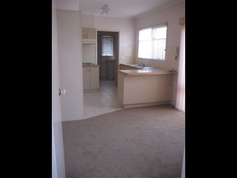 8 Shoal Court, Dingley Village VIC 3172