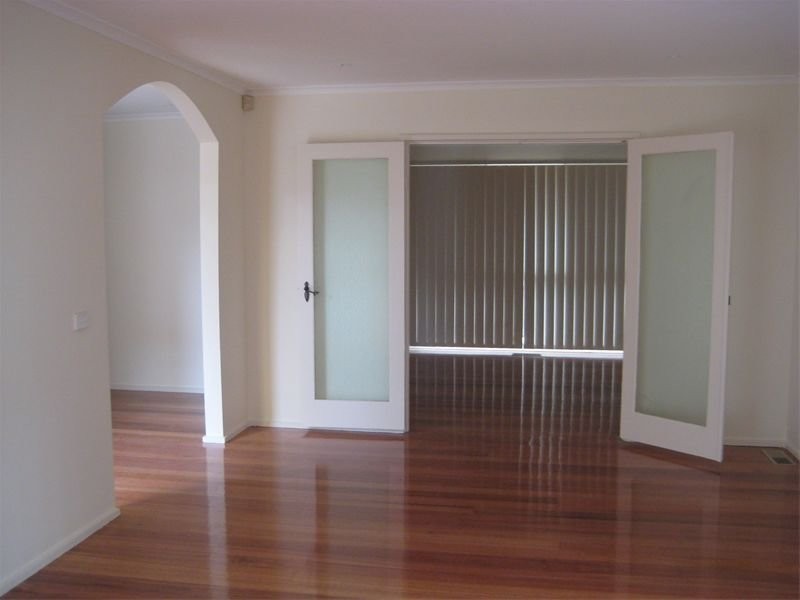 32 Village Drive, Dingley Village VIC 3172