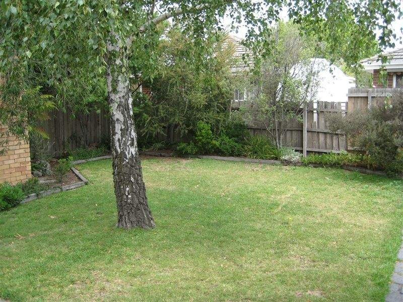 2 Churchill Avenue, Cheltenham VIC 3192