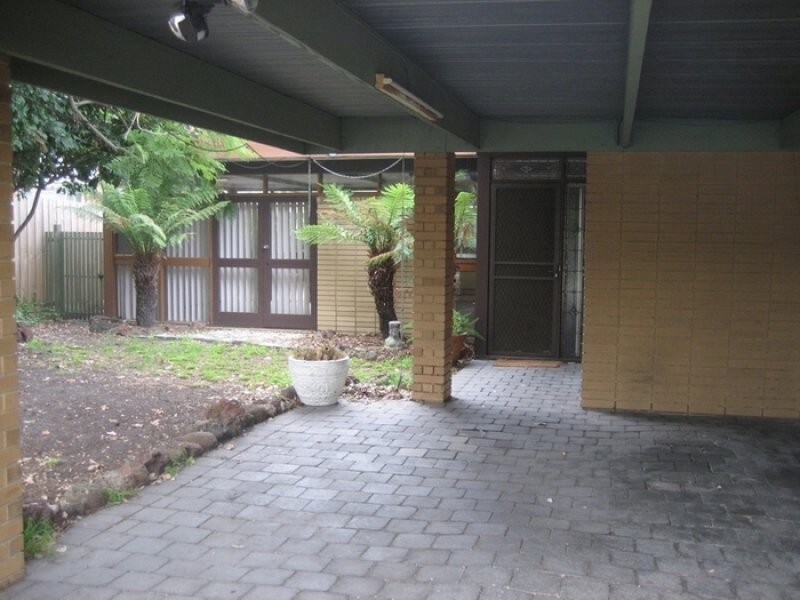 28 Shelford Grove, Dingley Village VIC 3172