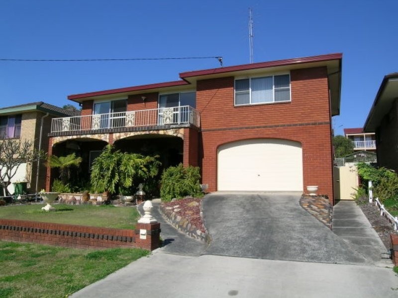 6 Hillcrest  Avenue, Bateau Bay NSW 2261