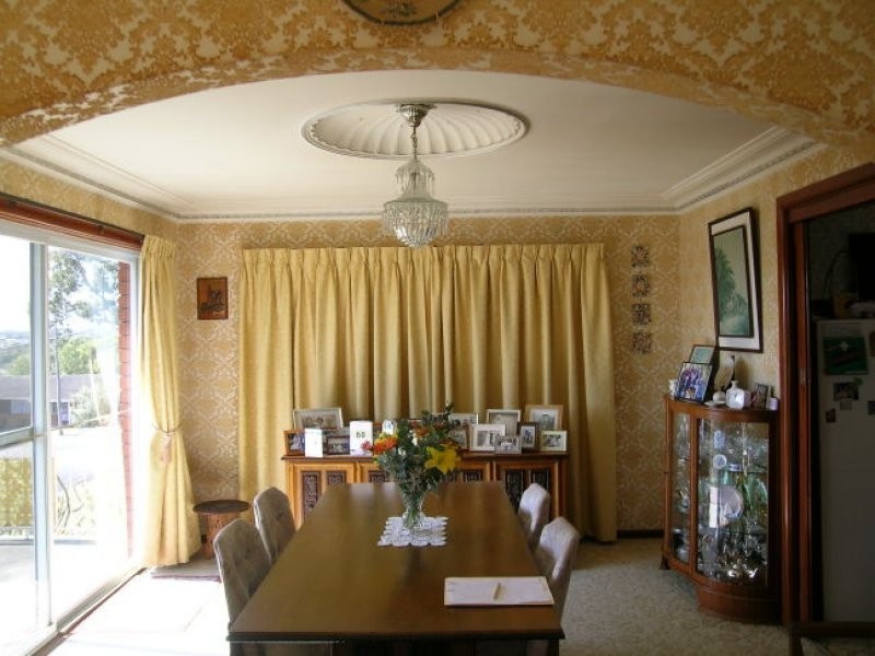 6 Hillcrest  Avenue, Bateau Bay NSW 2261