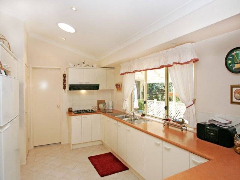 98 Lakin Street, Bateau Bay NSW 2261