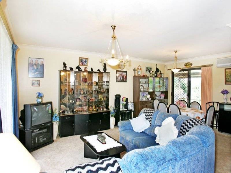 8 Debra Anne Drive, Bateau Bay NSW 2261