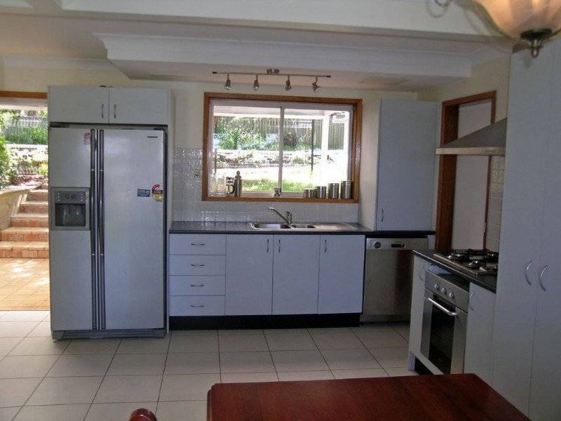 41 Belford Avenue, Bateau Bay NSW 2261