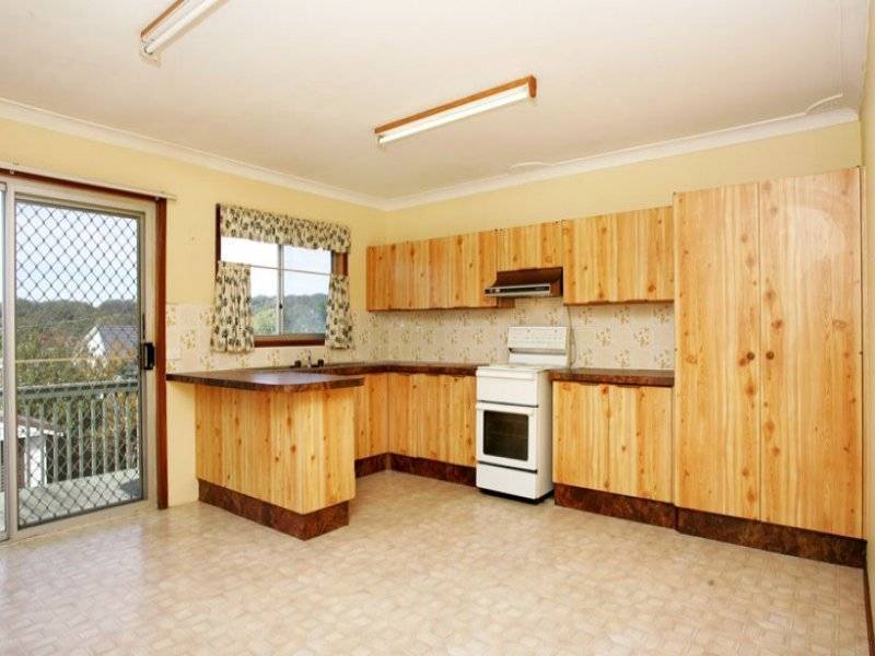 10 Vista Parade, Bateau Bay NSW 2261