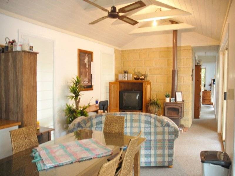 23 Reserve Drive, Bateau Bay NSW 2261