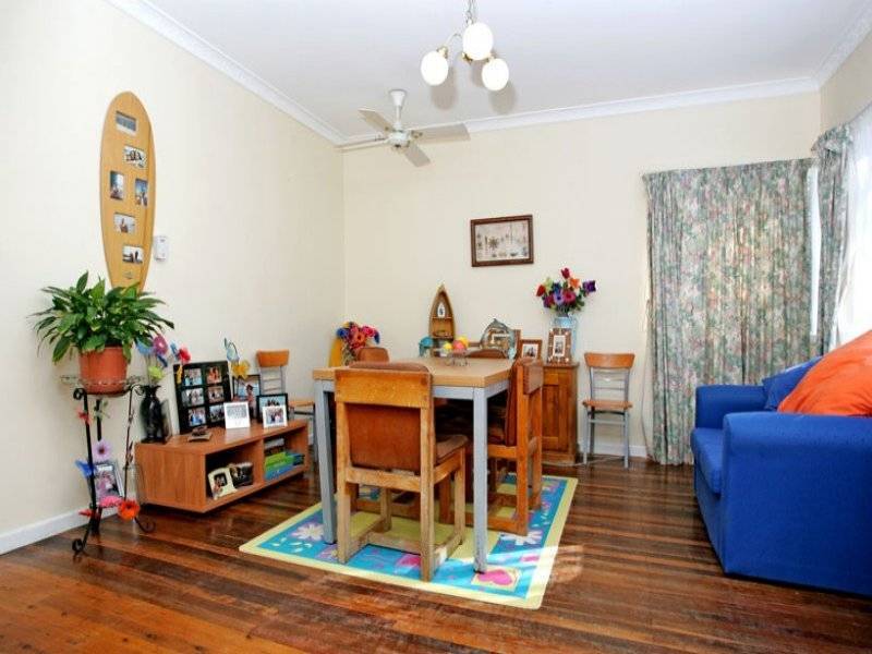 1 Barry Street, Bateau Bay NSW 2261