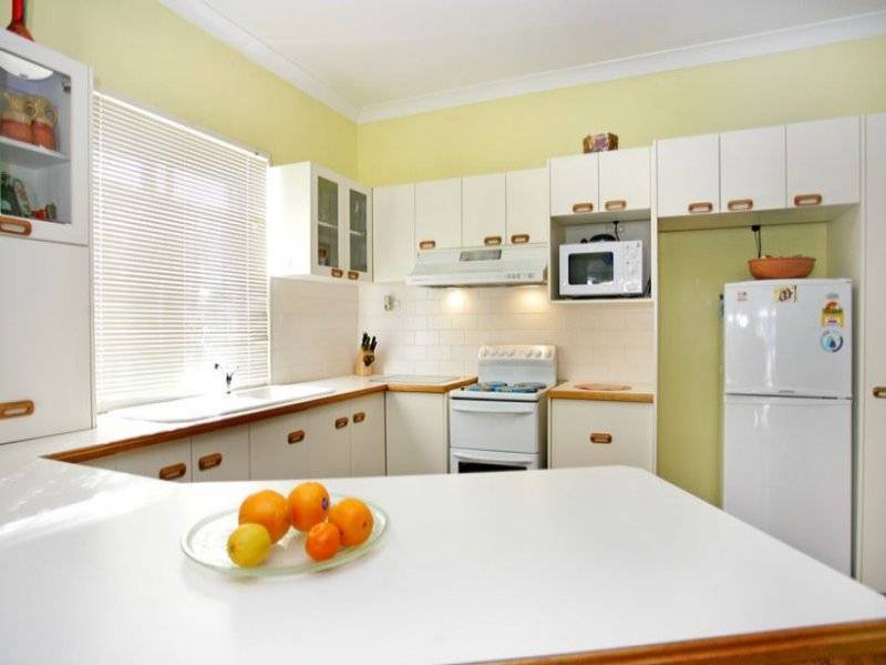 1 Barry Street, Bateau Bay NSW 2261