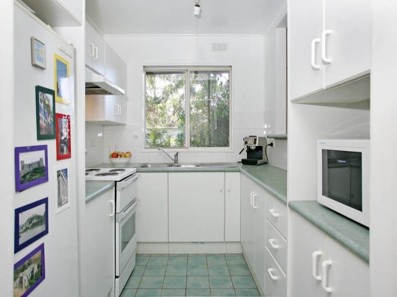 10 Guyagal Street, Bateau Bay NSW 2261