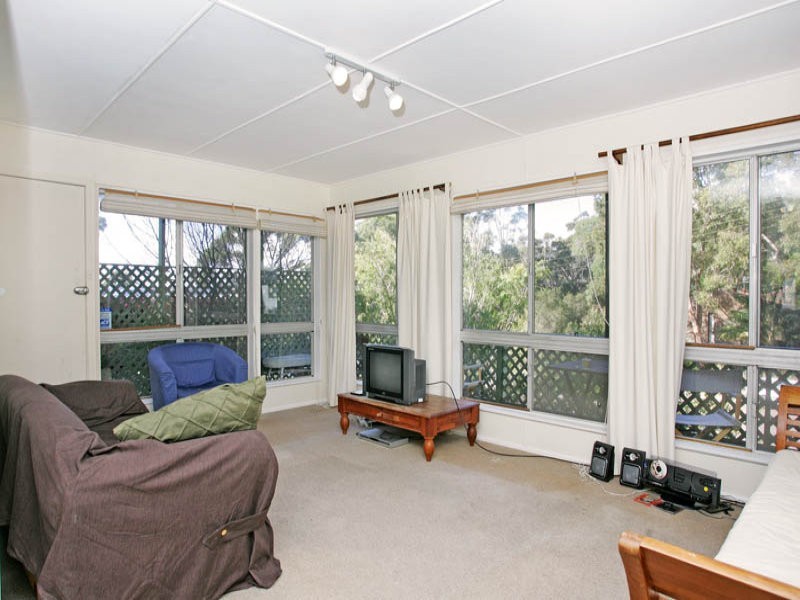 10 Guyagal Street, Bateau Bay NSW 2261