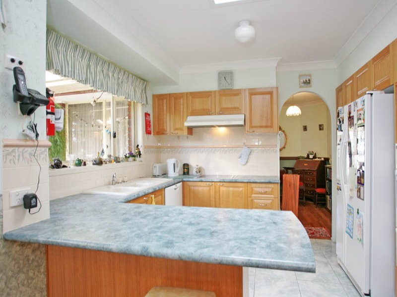 15 Sanctuary Place, Bateau Bay NSW 2261