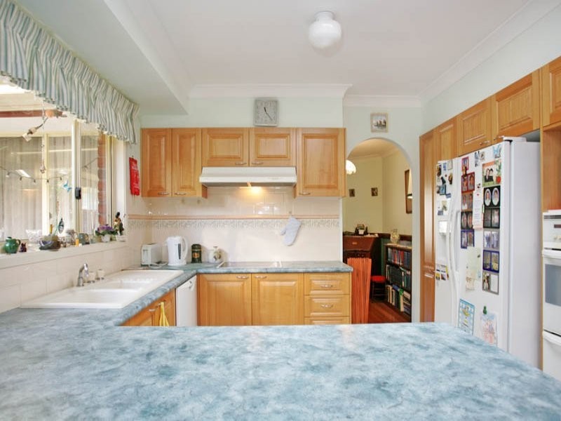 15 Sanctuary Place, Bateau Bay NSW 2261