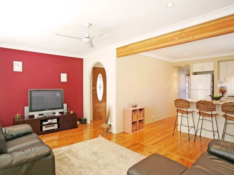 25 Sierra Avenue, Bateau Bay NSW 2261