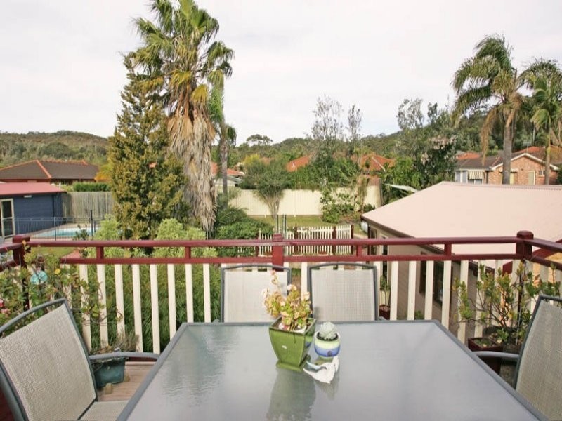23 Poplars Avenue, Bateau Bay NSW 2261