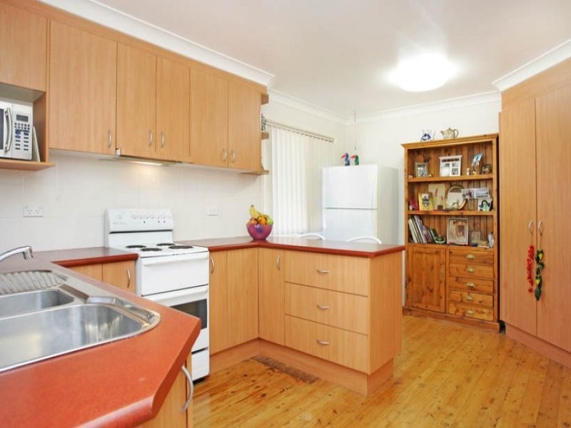 8 Berne Street, Bateau Bay NSW 2261