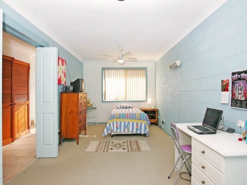 8 Berne Street, Bateau Bay NSW 2261