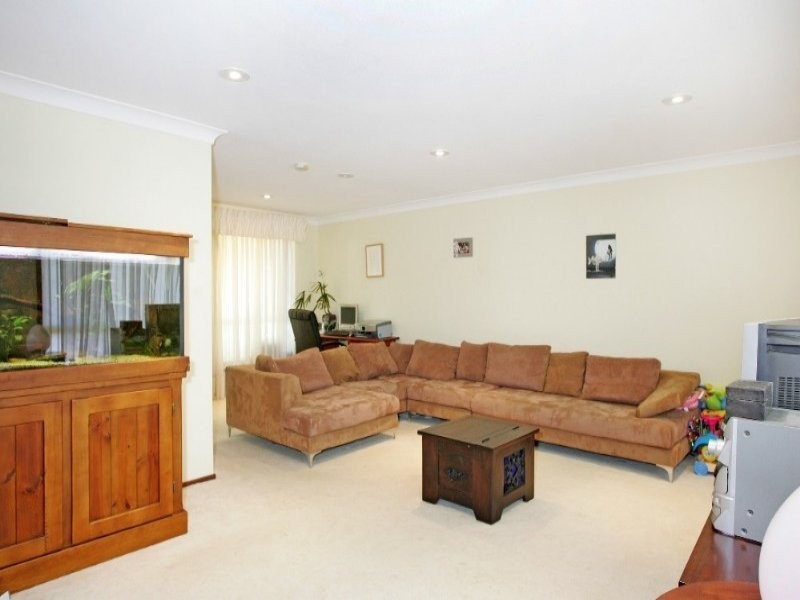 34 Belford Avenue, Bateau Bay NSW 2261