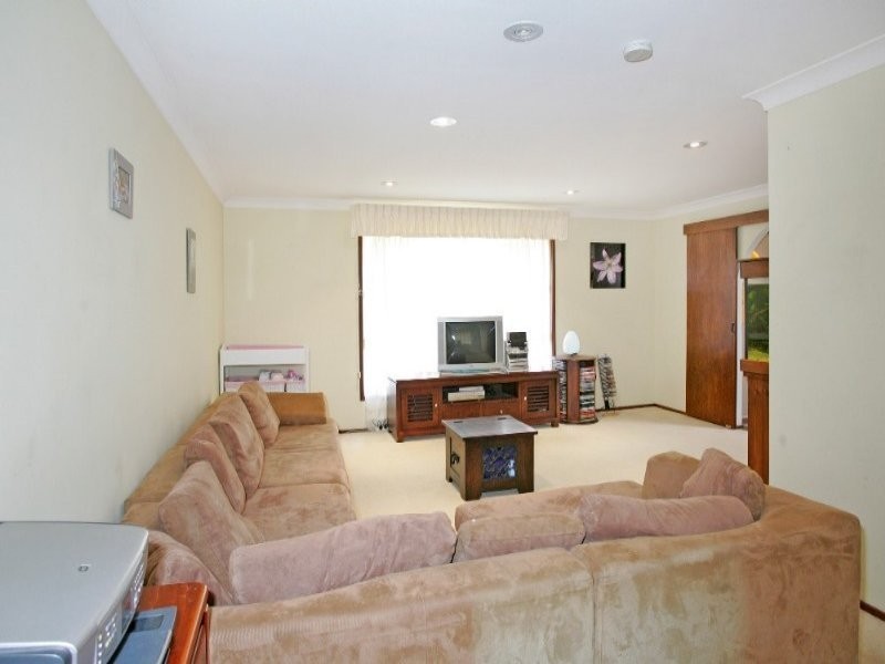 34 Belford Avenue, Bateau Bay NSW 2261