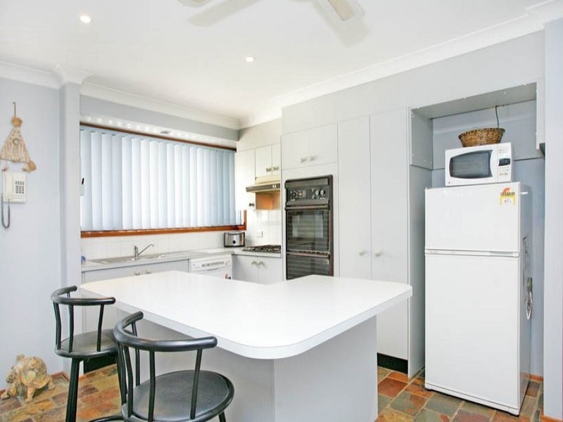 149 Cresthaven Avenue, Bateau Bay NSW 2261