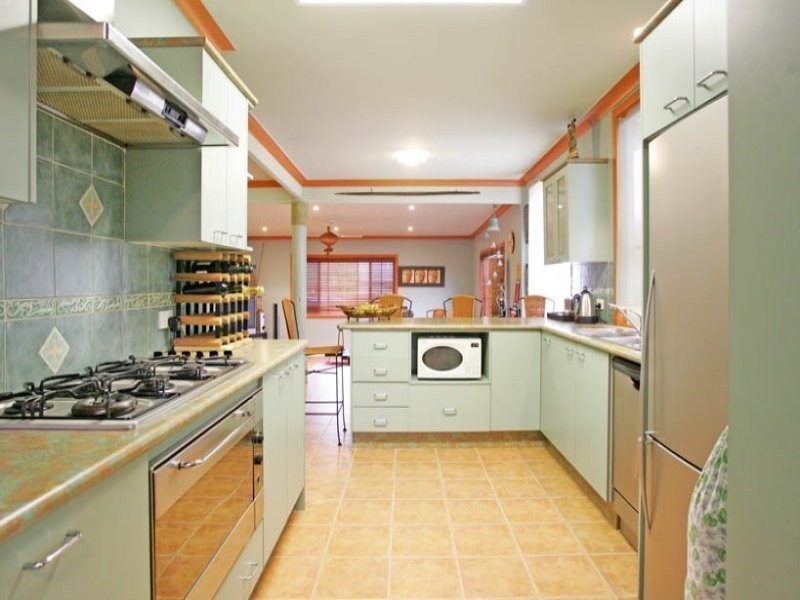 43 Barry Street, Bateau Bay NSW 2261